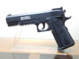 Swiss Arms
Velocidad 110 metros por segundo
Tecnología CO2
Calibre 4,5 Balines de acero
Sintético peso 650 gramos
Largo 23cms y cargador de 20 balines